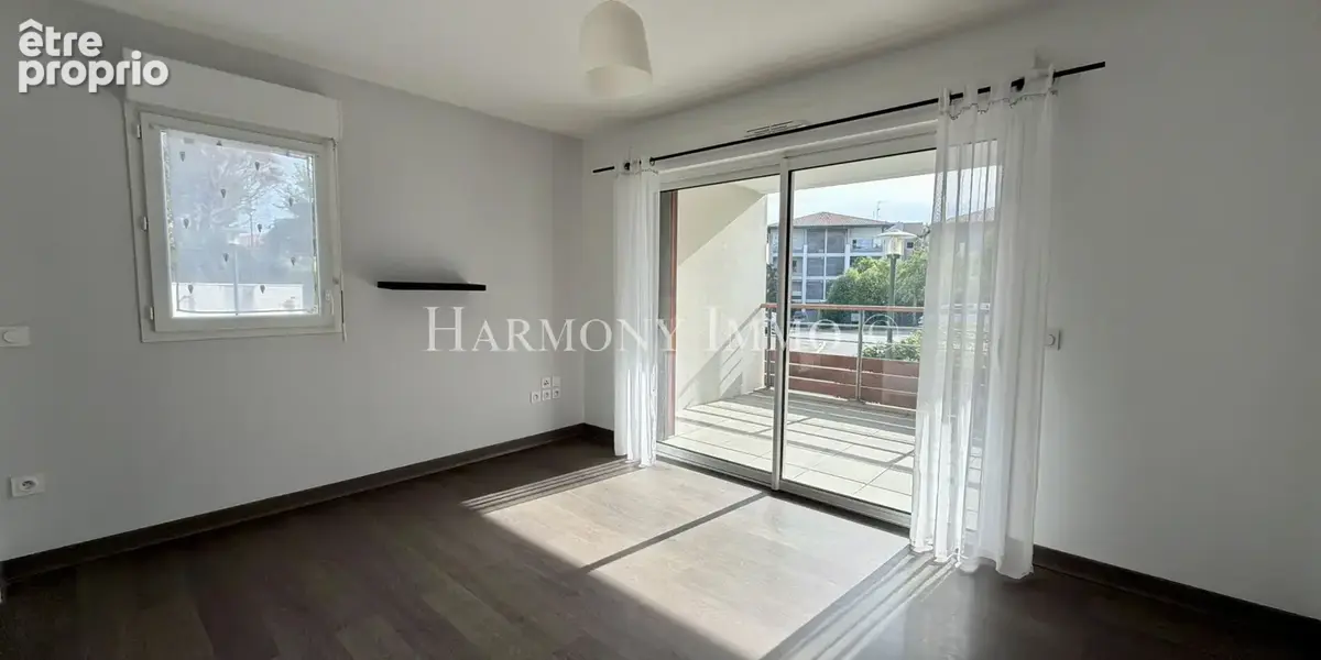 En exclusivité, T2 avec terrasse, parking, cave et local deux roues sécurisé - photo 6