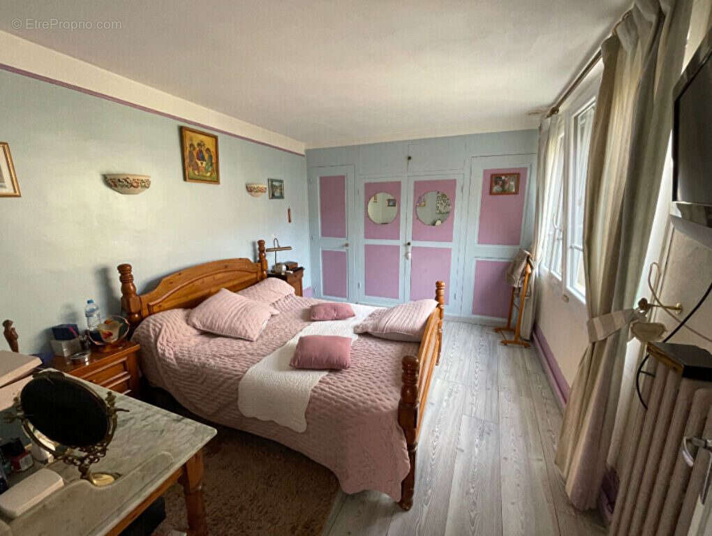 Maison à BRESLES