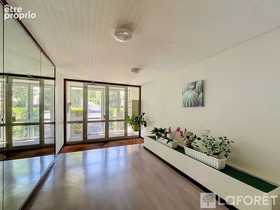 F4 de 101 m² / garage double, balcon et vue dégagée - photo 12