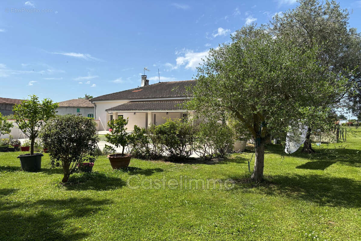 Maison à SAINT-NICOLAS-DE-LA-GRAVE