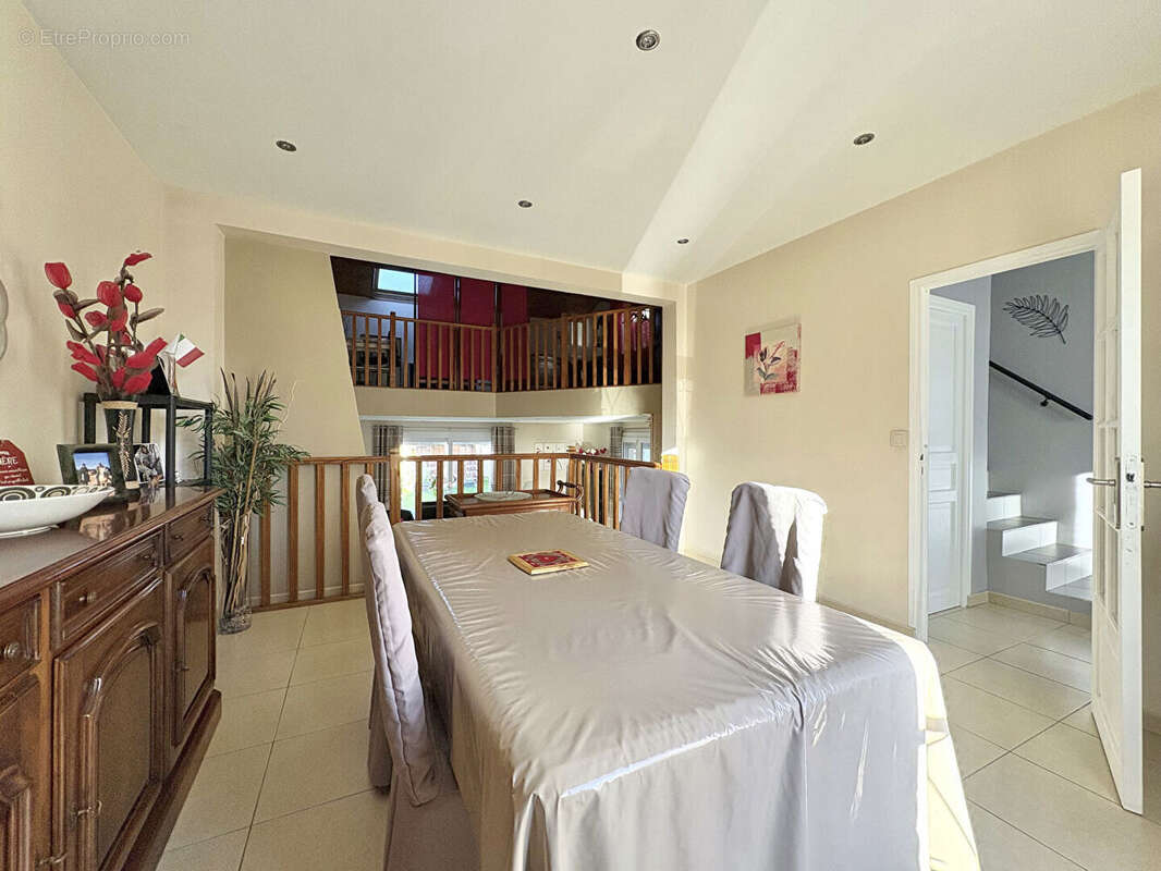 Maison à SAINT-CYR-L'ECOLE