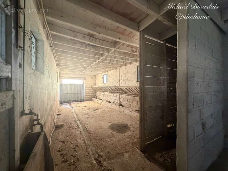 Demeure de caractère du XVIIᵉ siècle – 279 m² habitables – Plus de 390 m² de dépendances – Potentiel exceptionnel - photo 17