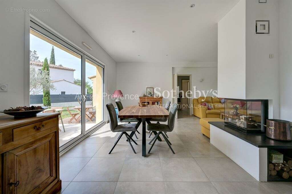 Villa familiale secteur prisé et résidentiel - photo 8