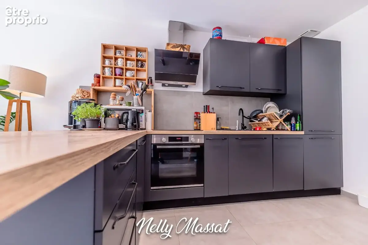 Appartement à vendre 4 pièces LA MOTTE SERVOLEX (73) - Triplex récent avec jardin et stationnement - photo 2
