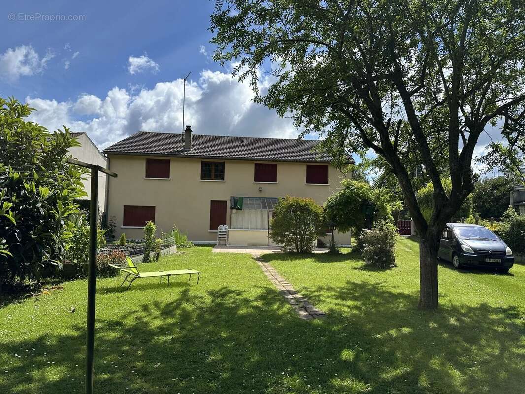 Maison à CHAMPHOL