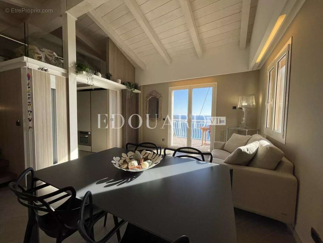 Appartement à ROQUEBRUNE-CAP-MARTIN