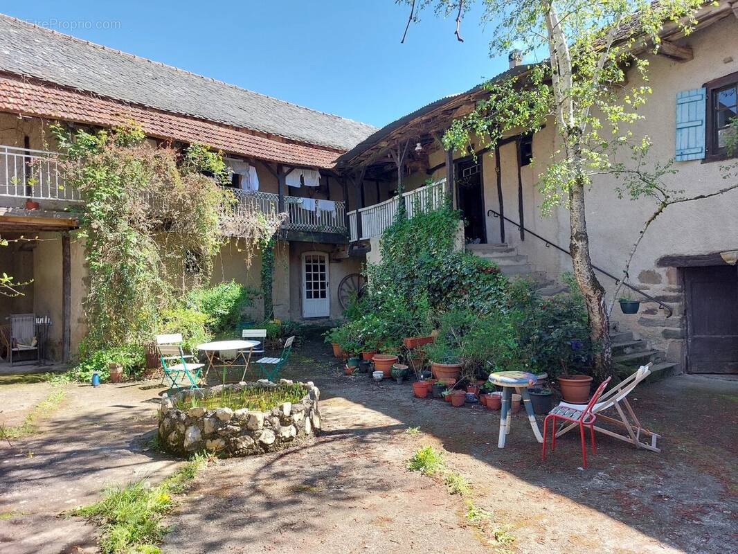 Maison à JOUQUEVIEL