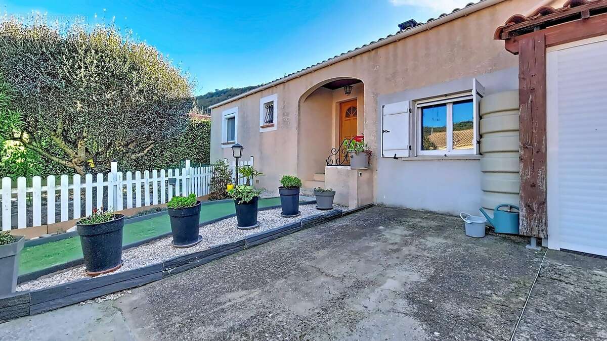 Maison à LA TOUR-SUR-ORB