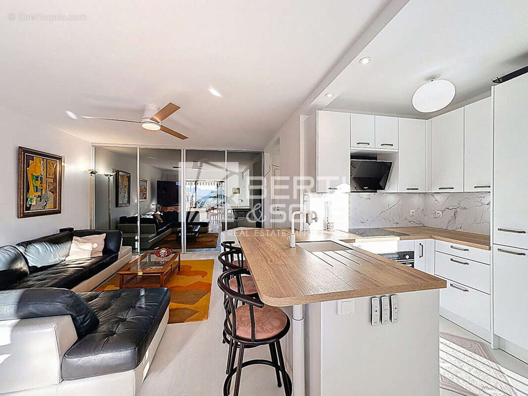 Appartement à MANDELIEU-LA-NAPOULE