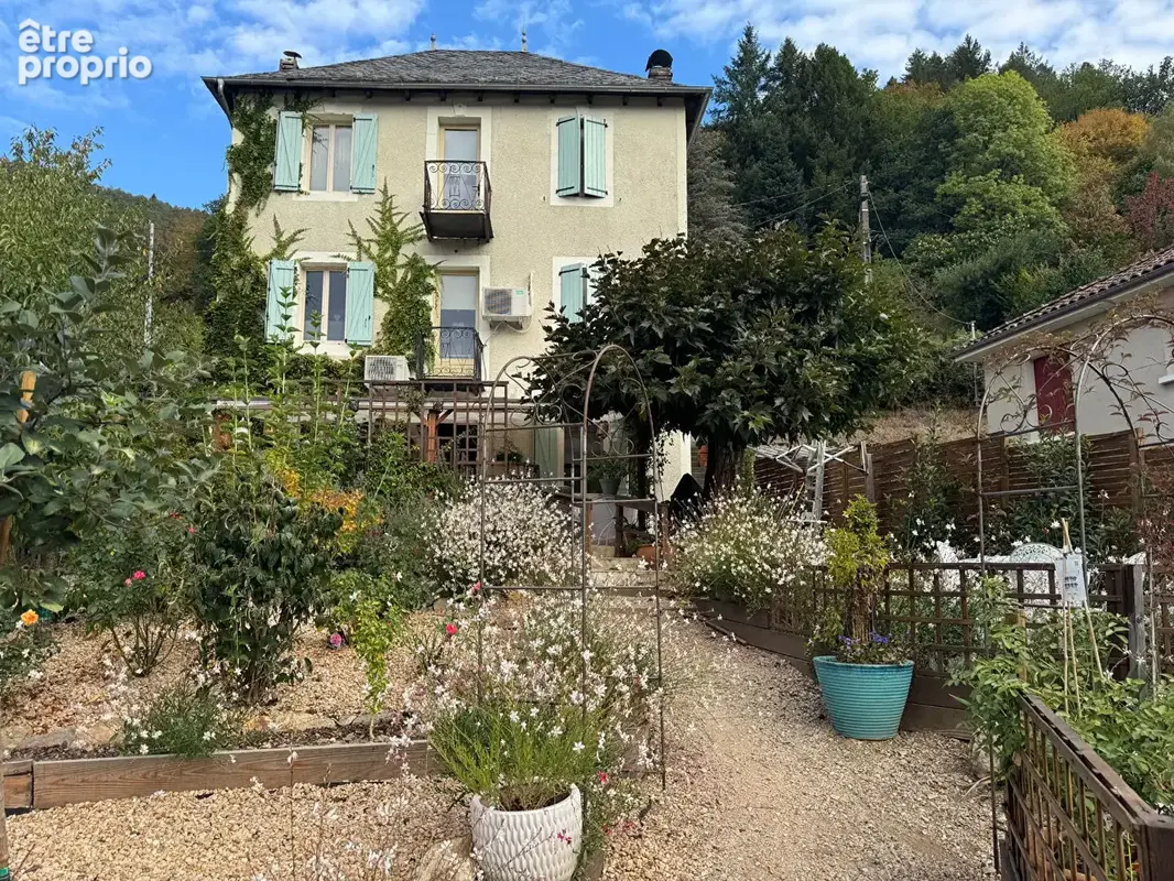 Maison à LAVAL-DE-CERE