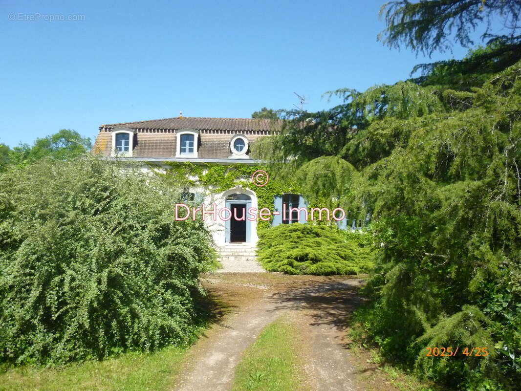 Maison à FAUGUEROLLES