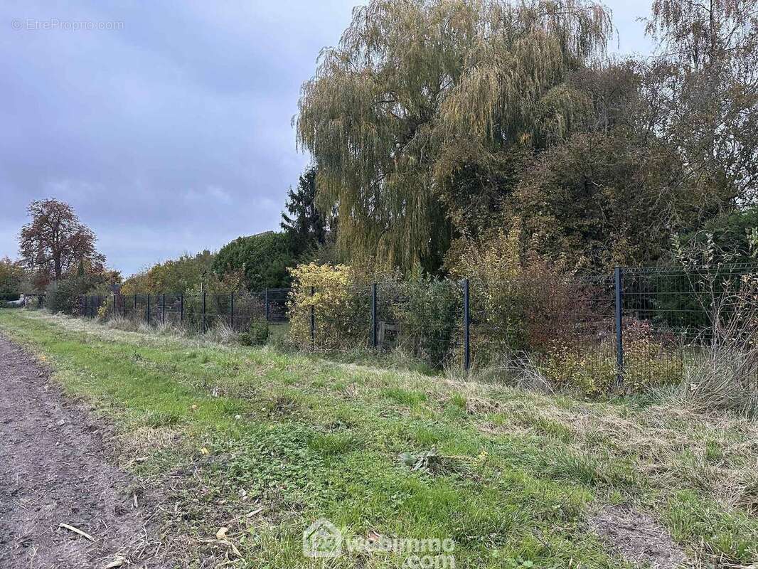 Un coin de nature idéal pour se ressourcer - Terrain à SISSONNE
