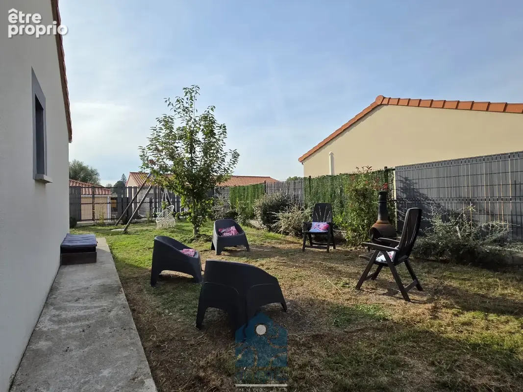 Maison de plain pied 5 pièces avec garage, jardin, terrasse et pergola - photo 15