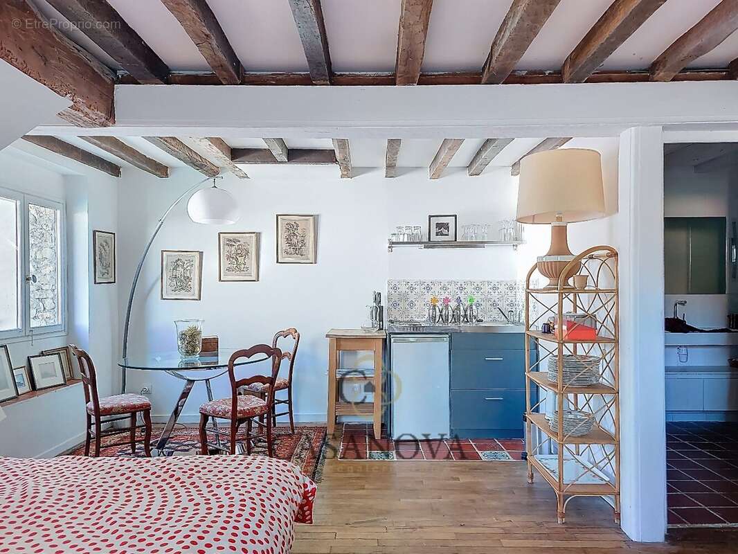 Maison à MAUGUIO
