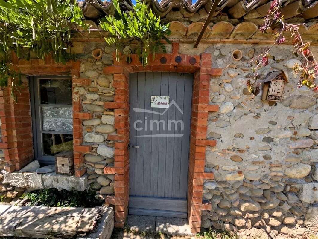 Maison T5 avec Jardin 1035 m² - photo 5
