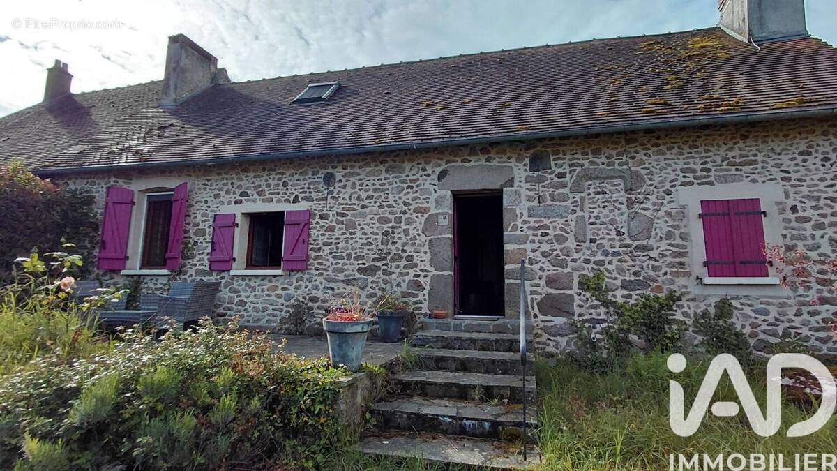 Photo 1 - Maison à SAINT-LEGER-MAGNAZEIX