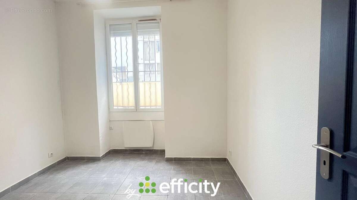 Appartement à MARSEILLE-3E