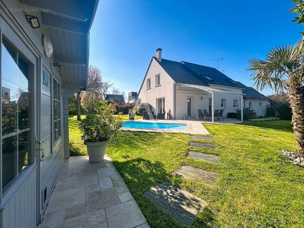 Maison à LES PONTS-DE-CE