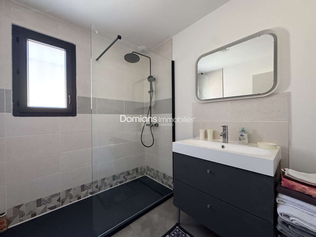 Maison 92 m² à Thuir  - photo 5
