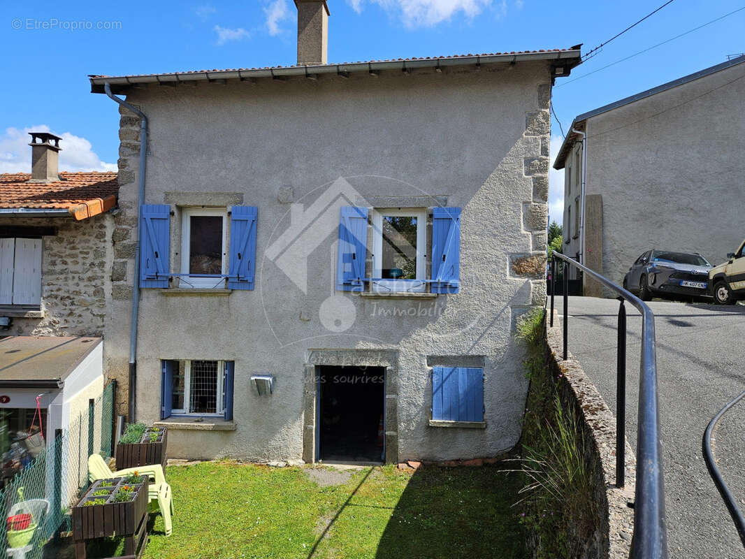 Maison à LAPRUGNE