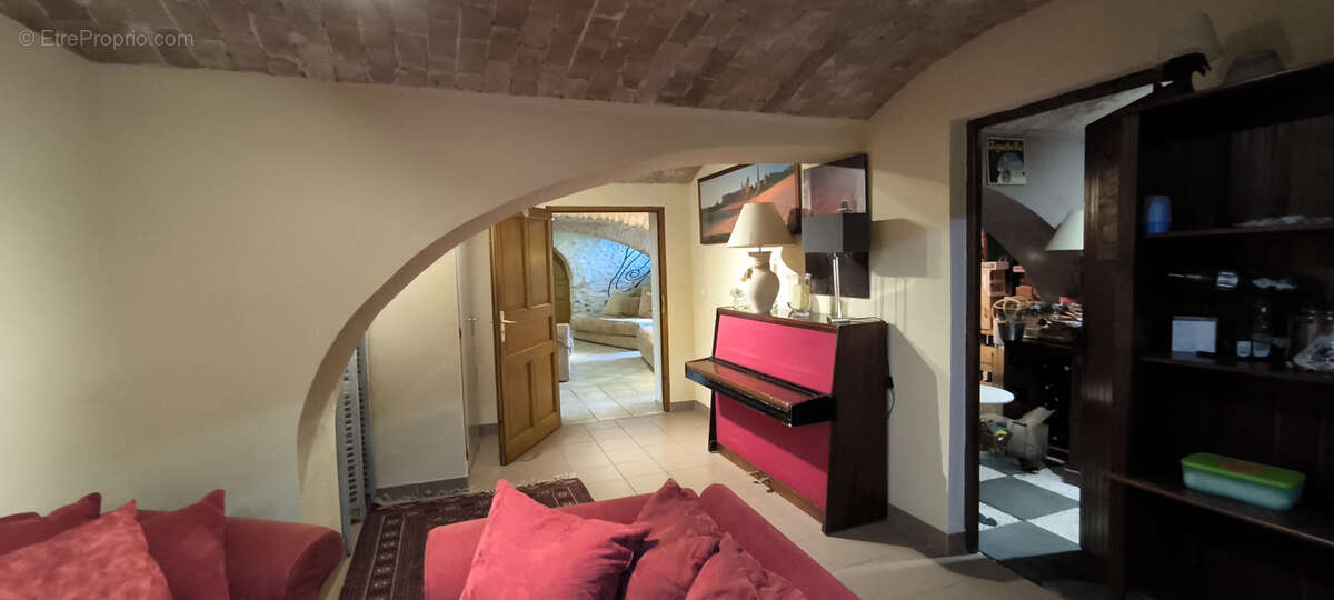Maison à MIRMANDE