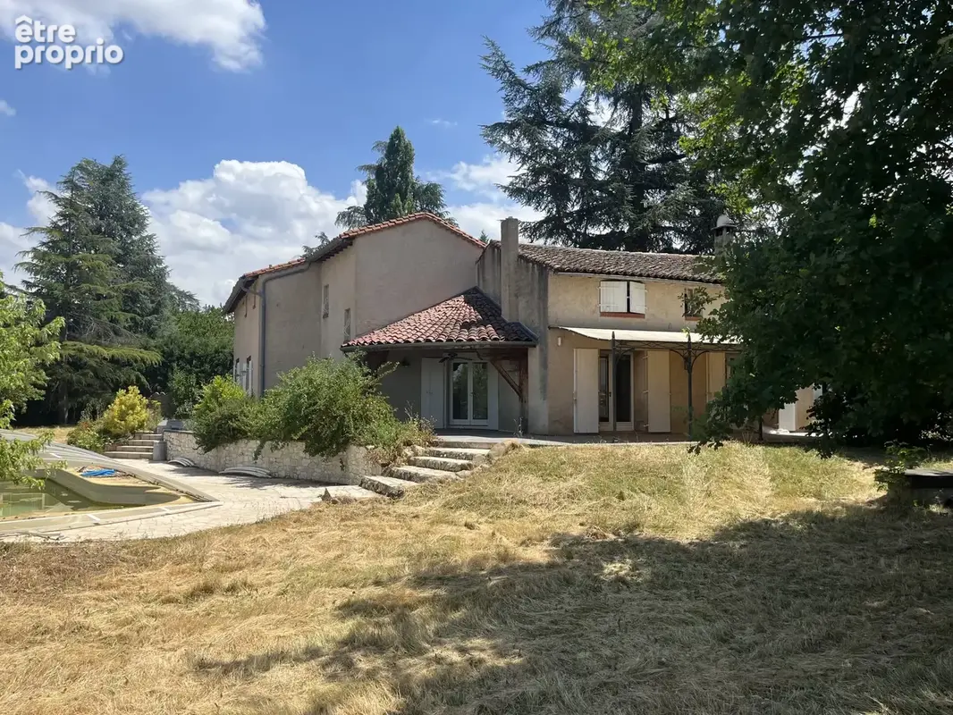 Maison 230 m² à Andrezieux-Boutheon  - photo 3