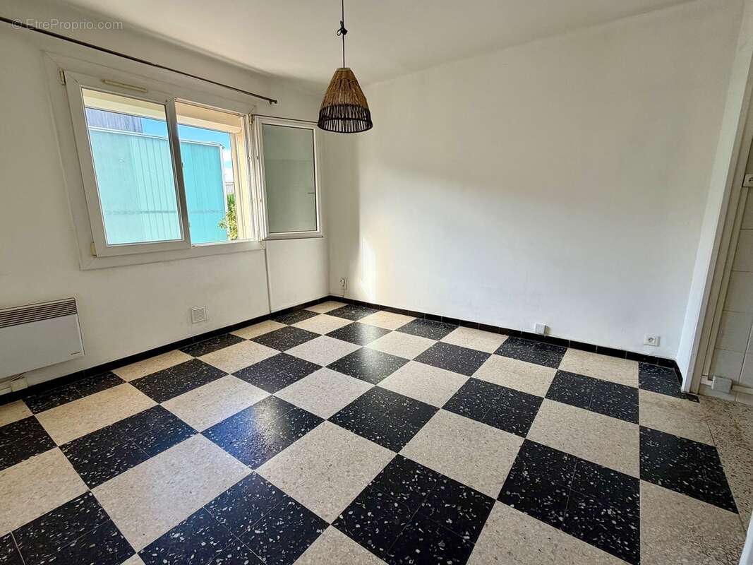 Appartement à SIX-FOURS-LES-PLAGES