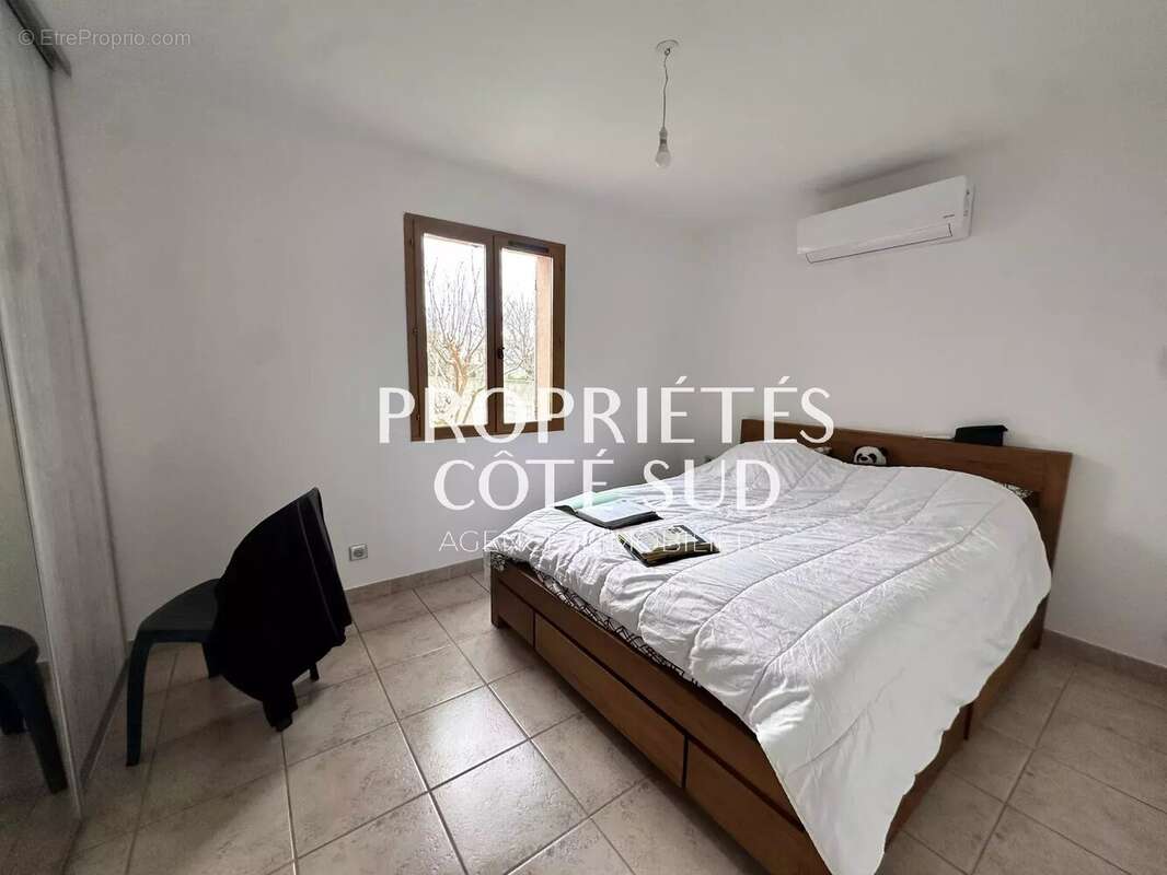 Maison à SAINT-LAURENT-DES-ARBRES