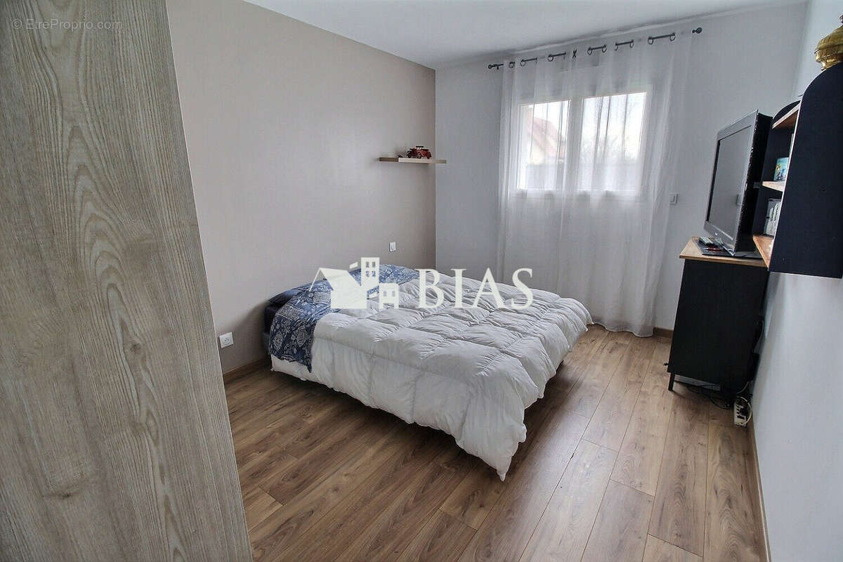 Maison à VIEUX-MANOIR