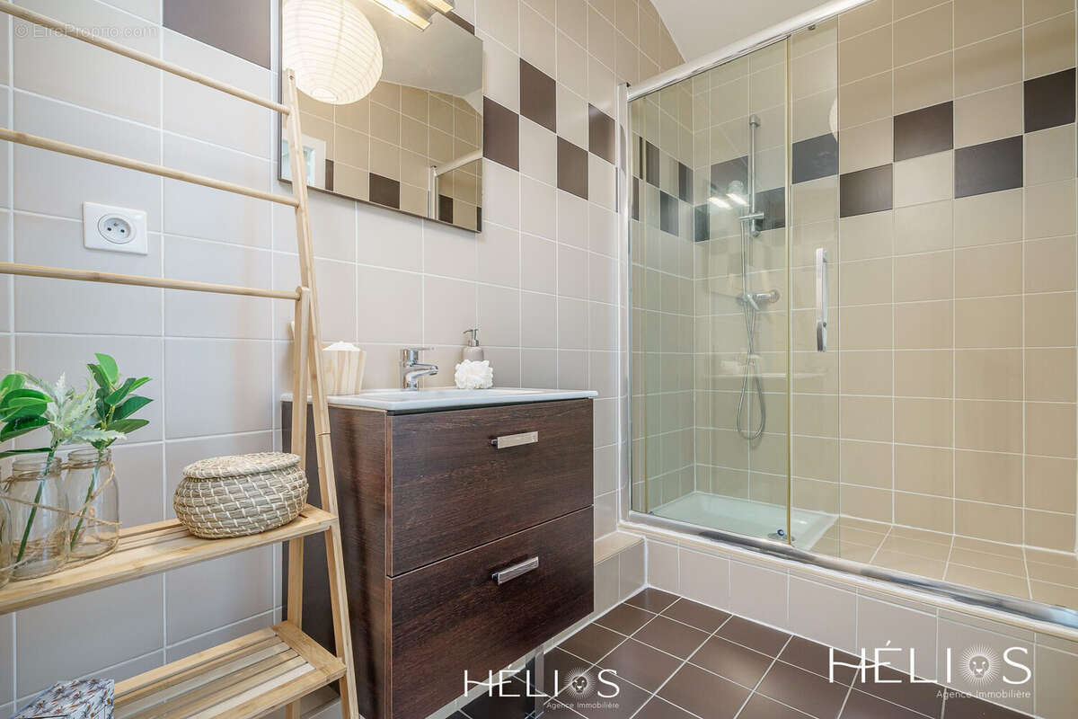 Appartement à MARSEILLE-2E