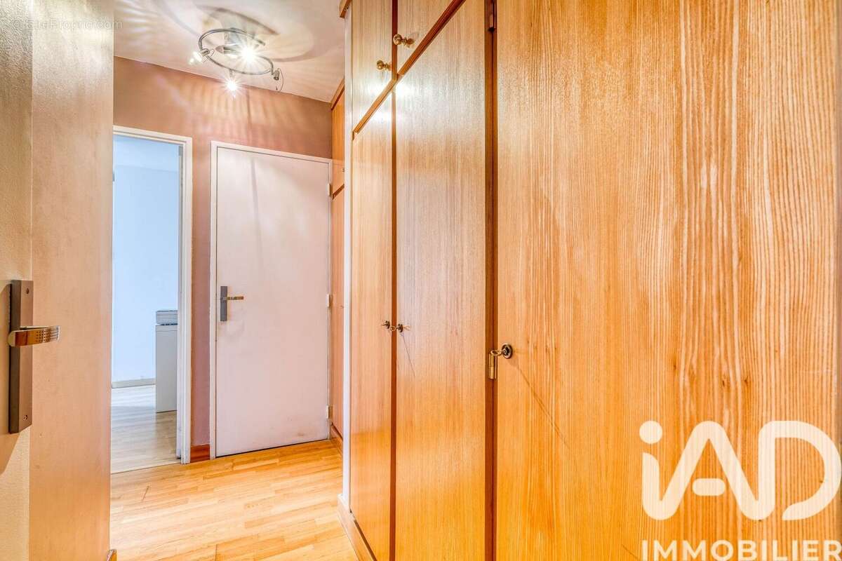 Photo 8 - Appartement à LIVRY-GARGAN