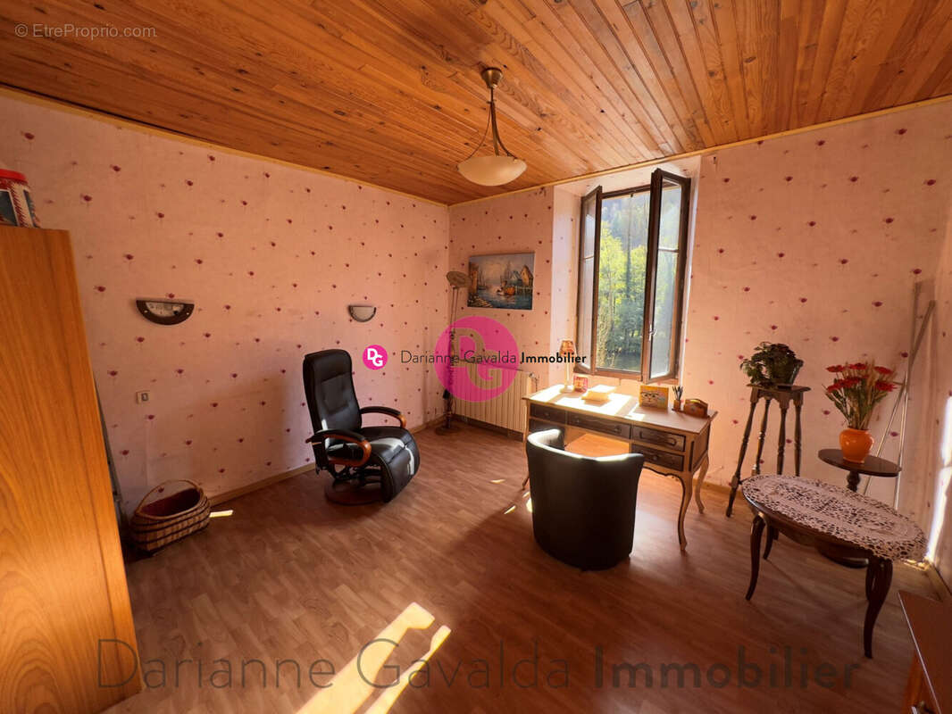 Maison 96 m² à Livinhac-Le-Haut  - photo 8