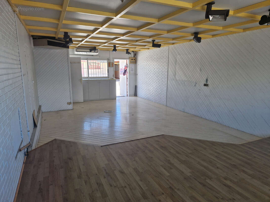 Commerce à BAIE-MAHAULT