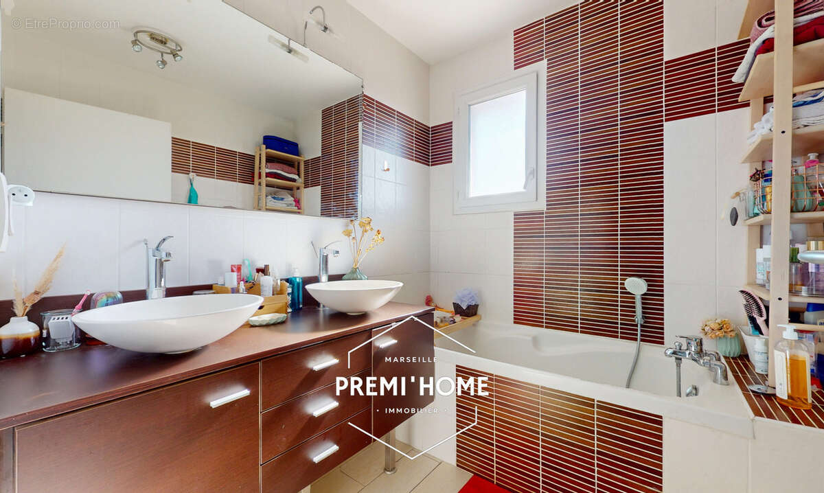 Appartement à MARSEILLE-8E