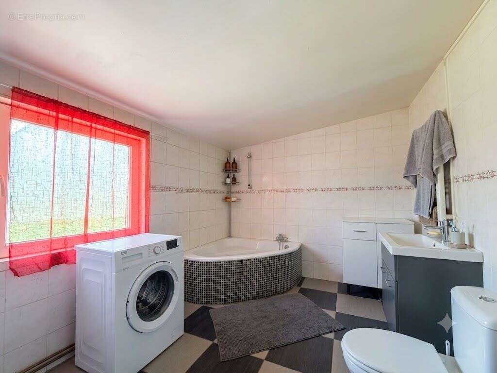 AUXONNE – Maison avec appartement indépendant, garage et terrain - photo 7