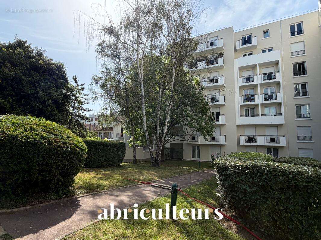 Appartement à ISSY-LES-MOULINEAUX