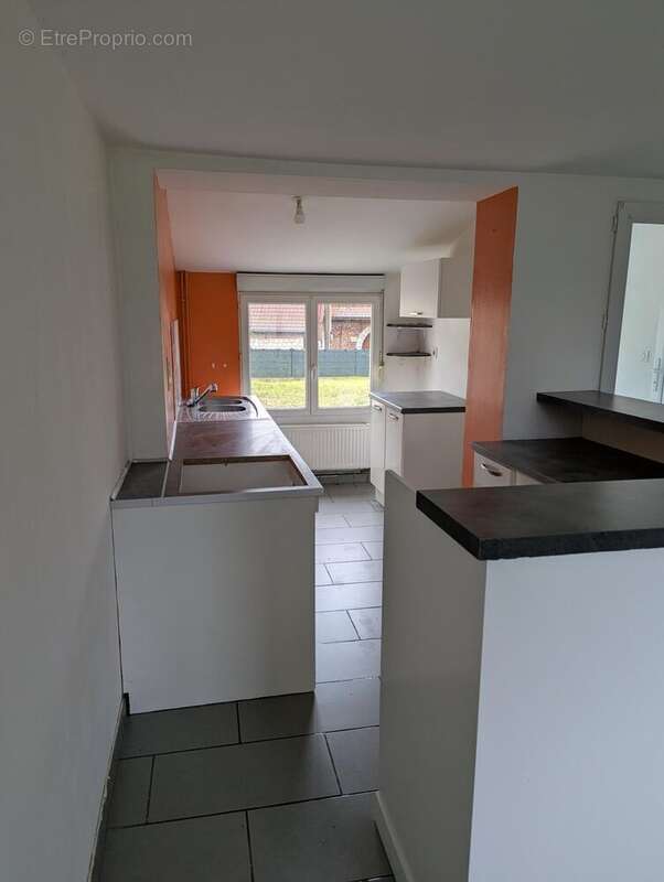 Maison 104 m² à La Comte  - photo 2