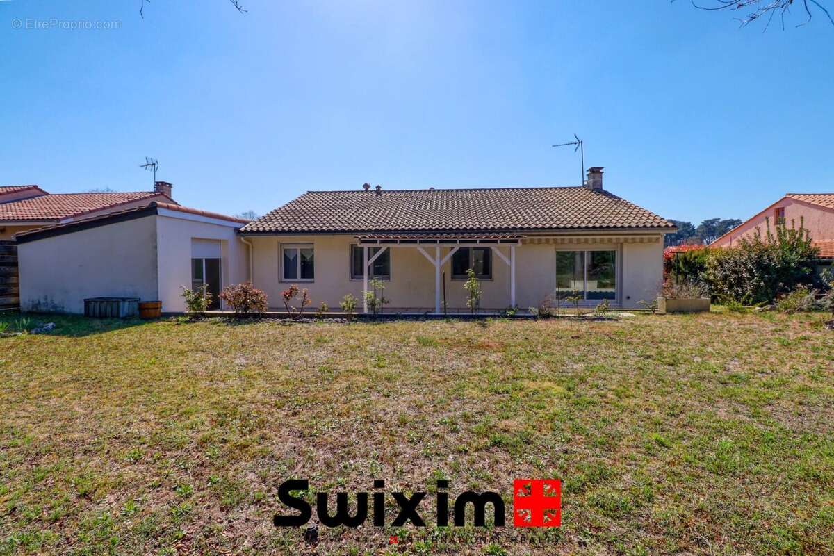 Maison à LE HAILLAN