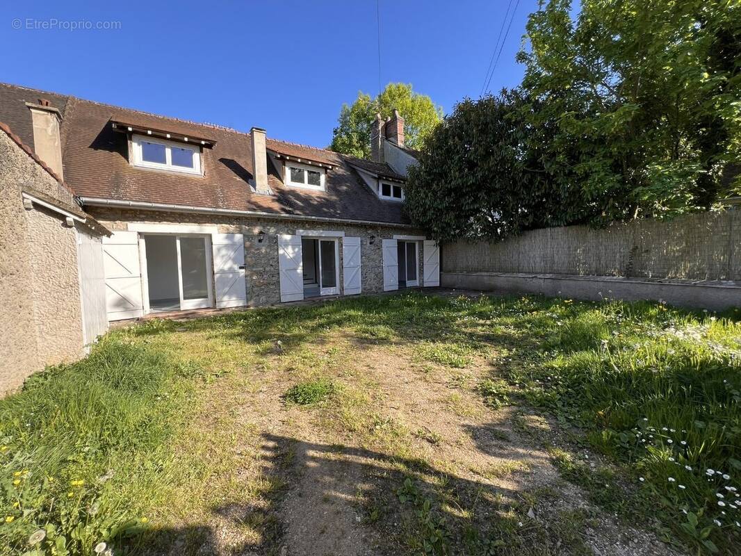 Maison à SAINT-CHERON