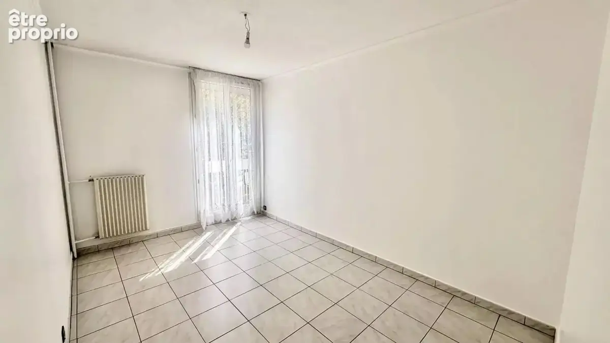 Appartement Vitrolles 4 pièce(s) 80 m2 - photo 5