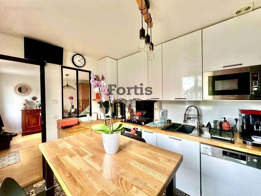 Maison à OLLAINVILLE