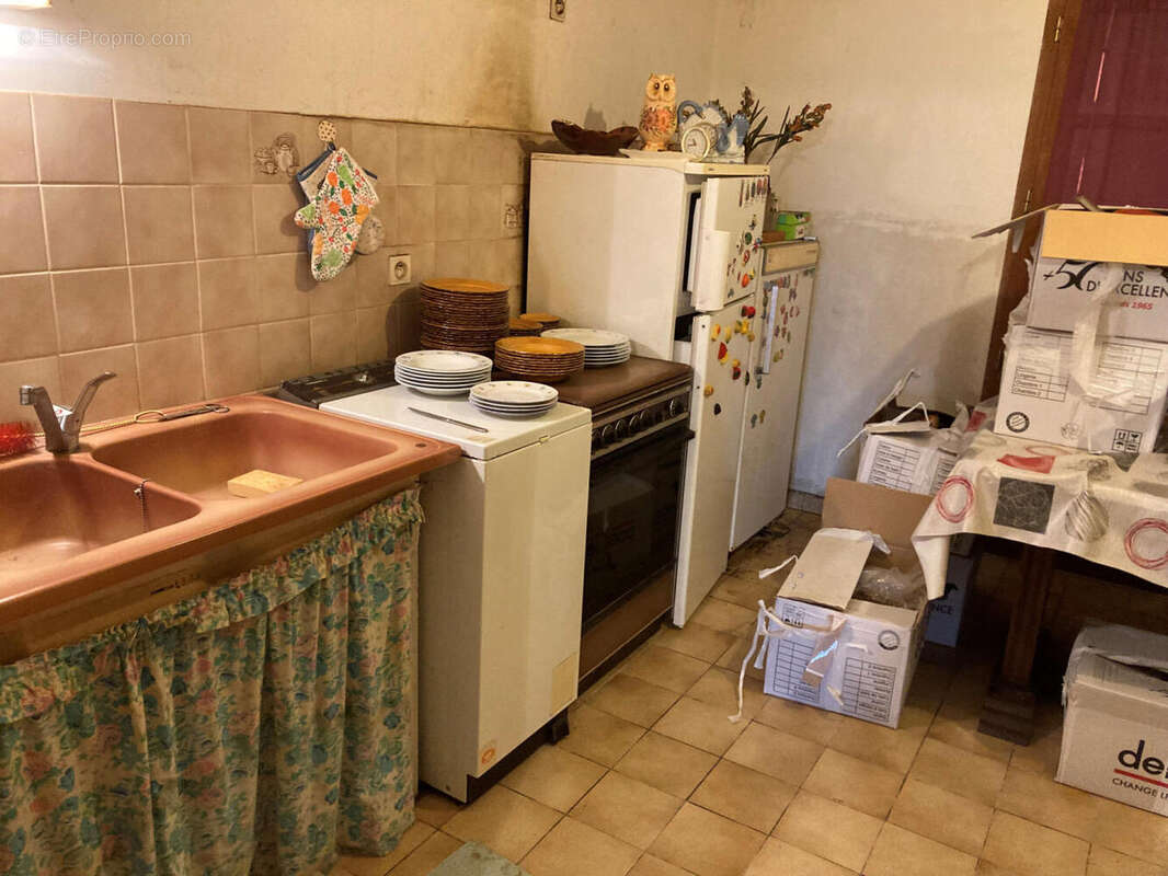 cuisine 1 - Maison à LATRONQUIERE