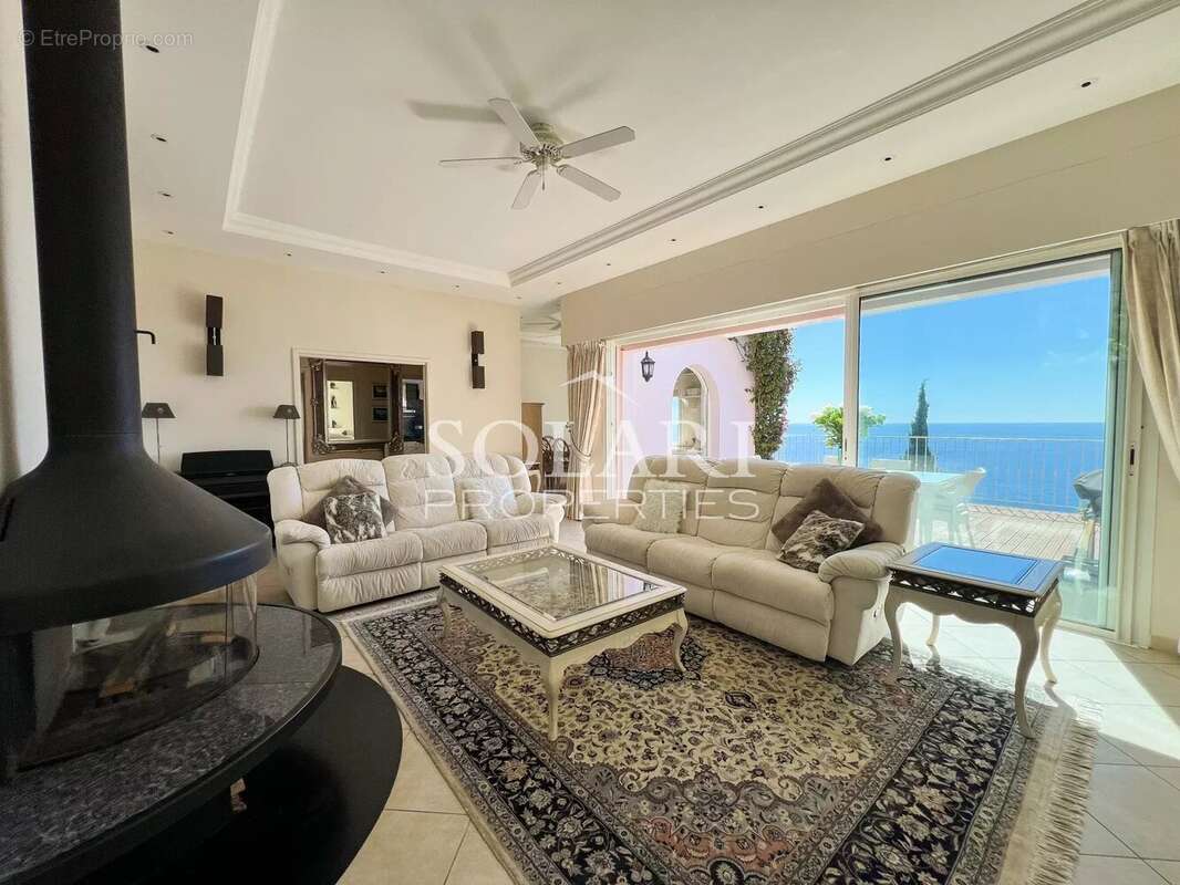 Maison à THEOULE-SUR-MER