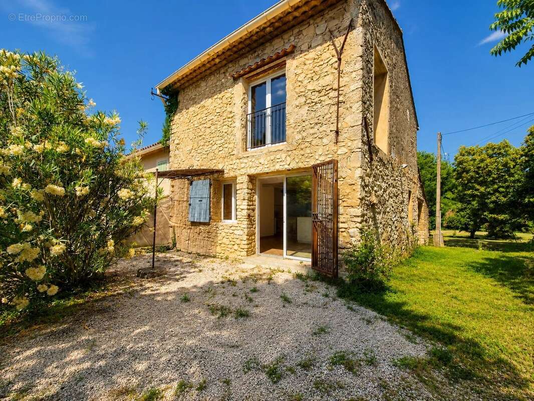 Maison 265 m² à Pernes-Les-Fontaines  - photo 4