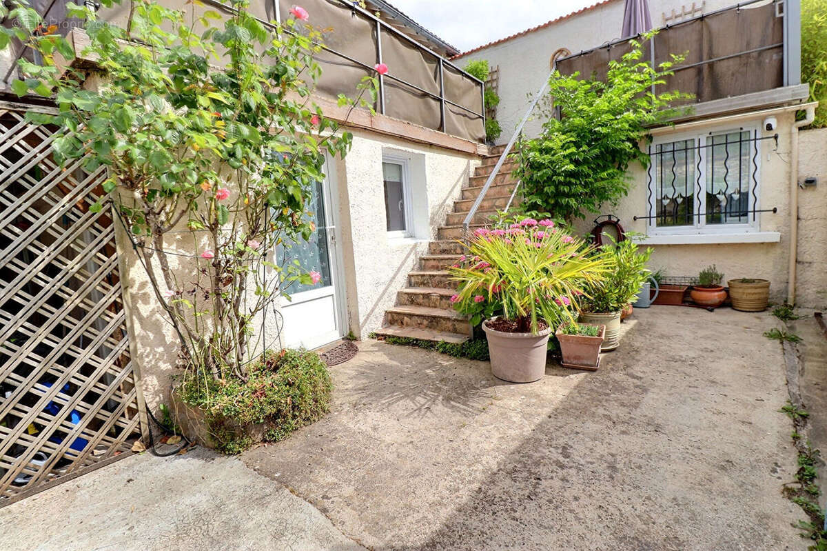 Maison Marly Le Roi  - 120m² sur 114m² de terrain. - photo 4