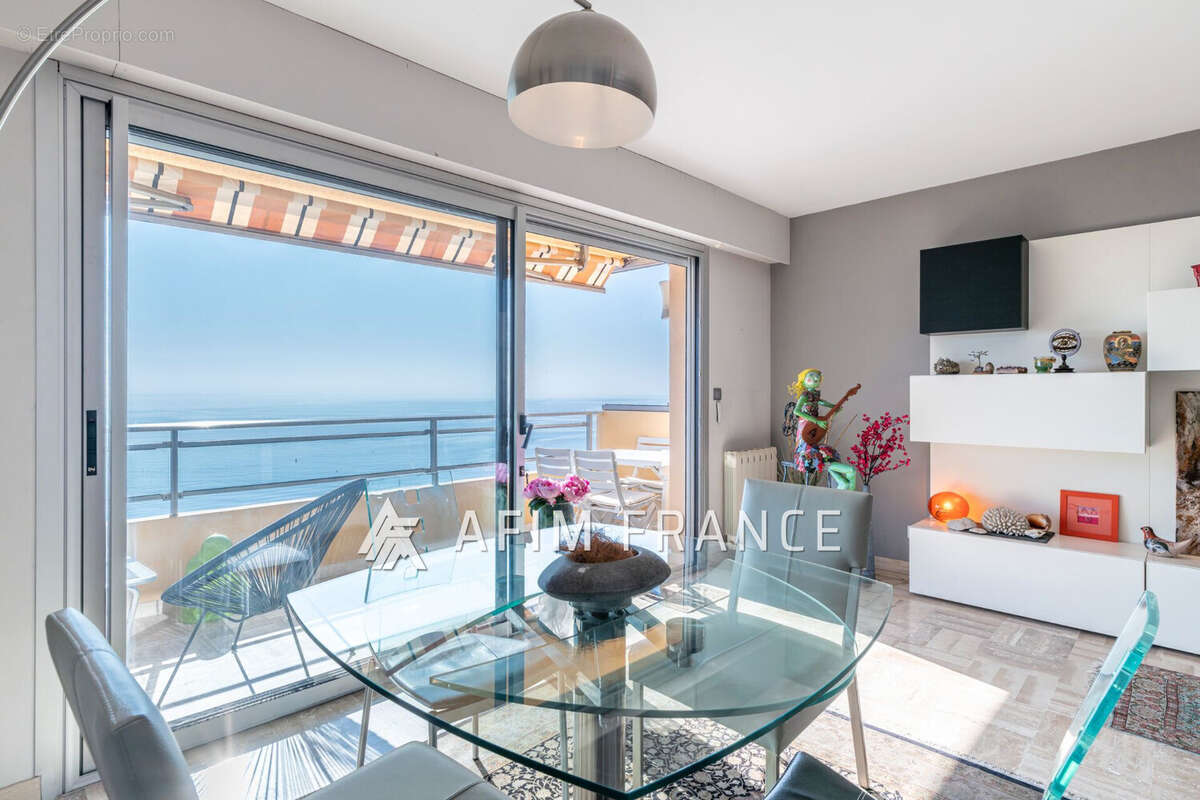 Appartement à ROQUEBRUNE-CAP-MARTIN