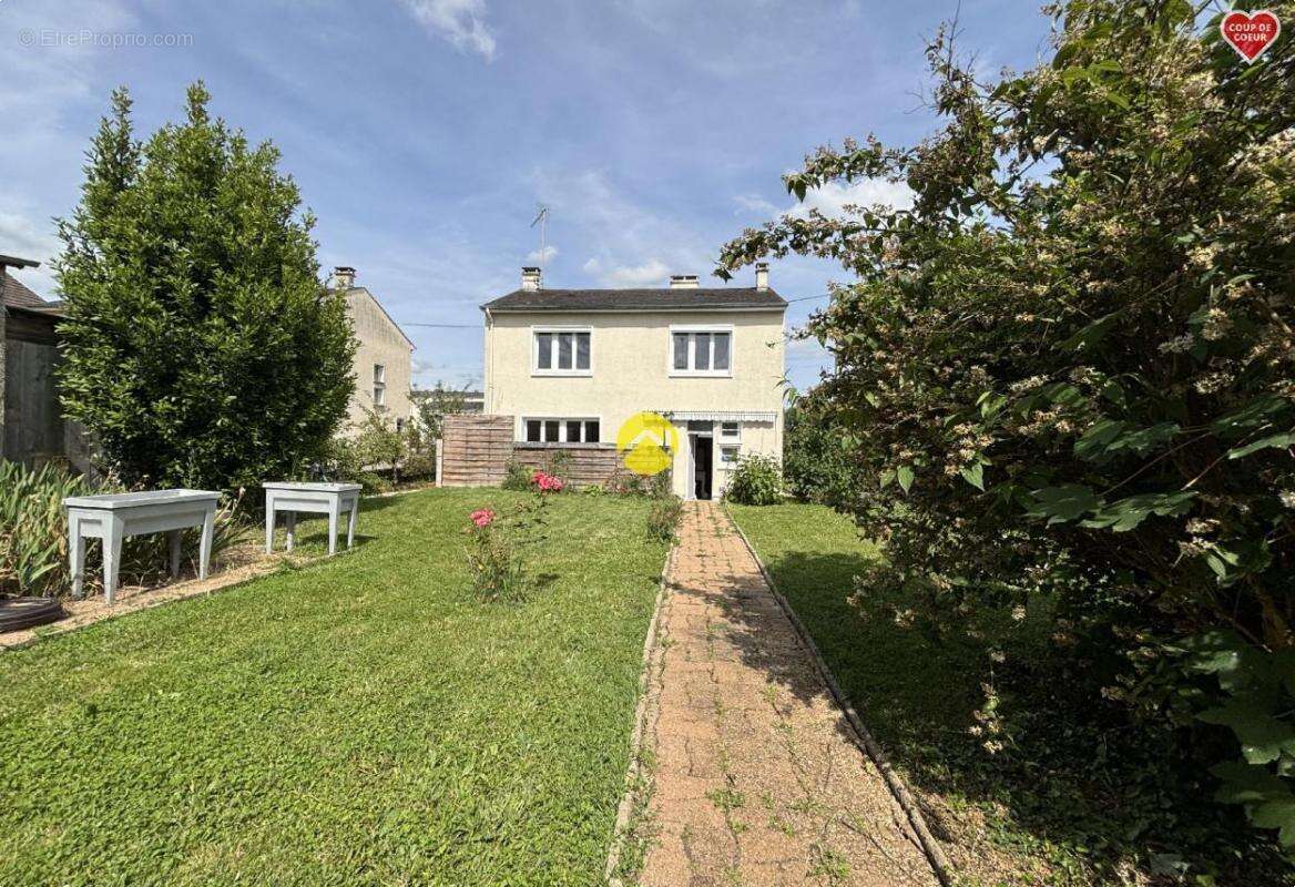 Maison à SAINT-DOULCHARD