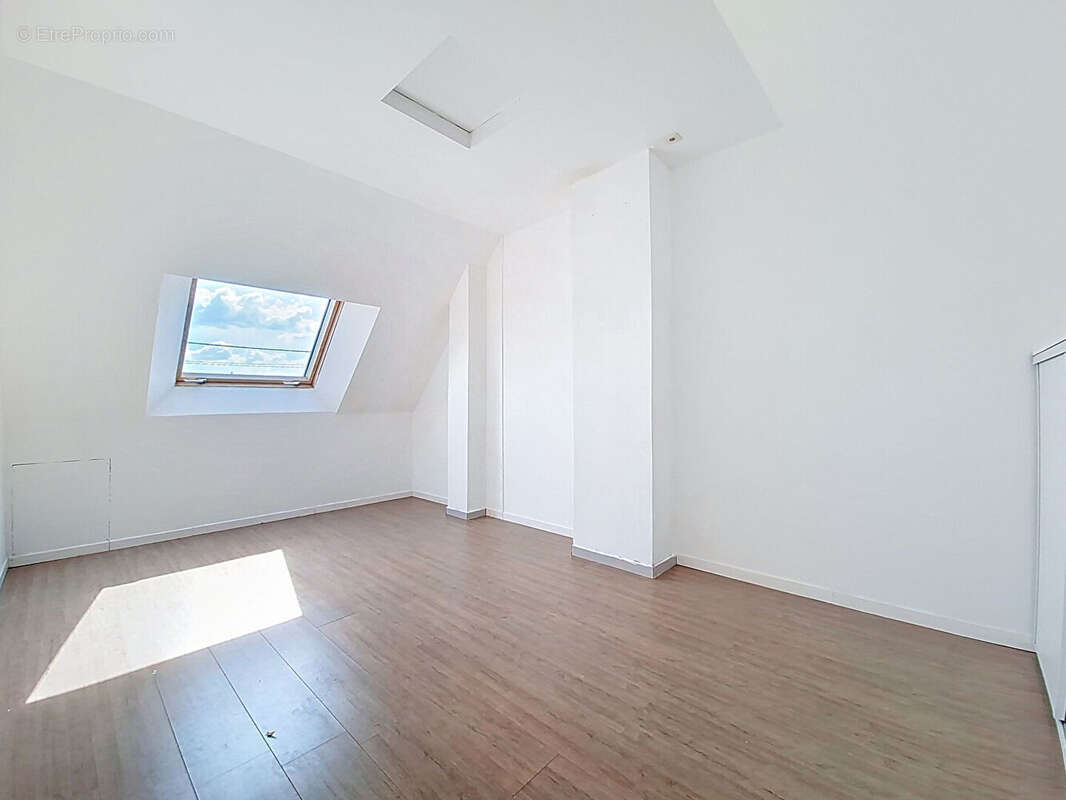 Maison à SAINTE-LUCE-SUR-LOIRE