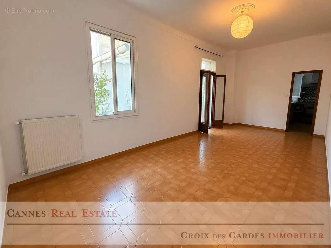 CANNES – Maison de ville de charme à deux pas du centre-ville - photo 3
