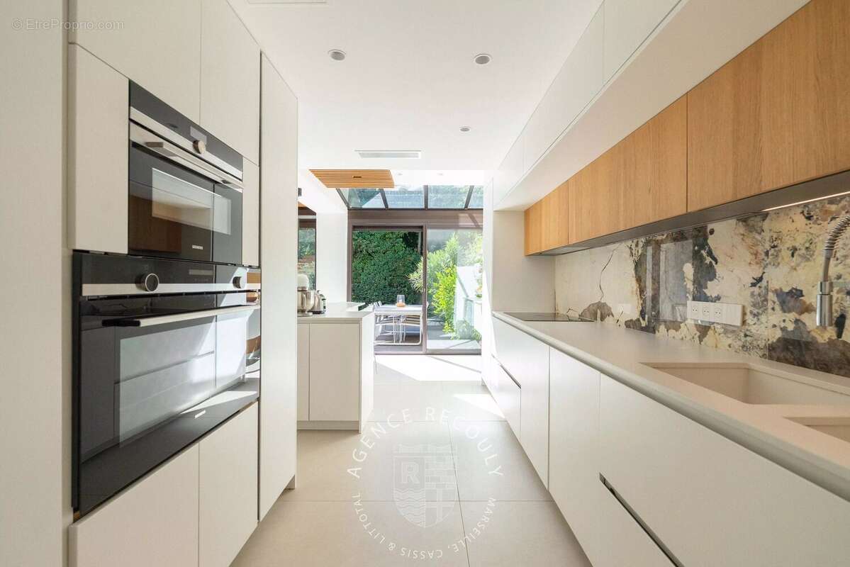 Appartement à MARSEILLE-8E
